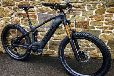 Powerfly LT 9.9 and Rail 9.8: Comparing Trek’s High-Performance E-Bikes for Mature Cyclists